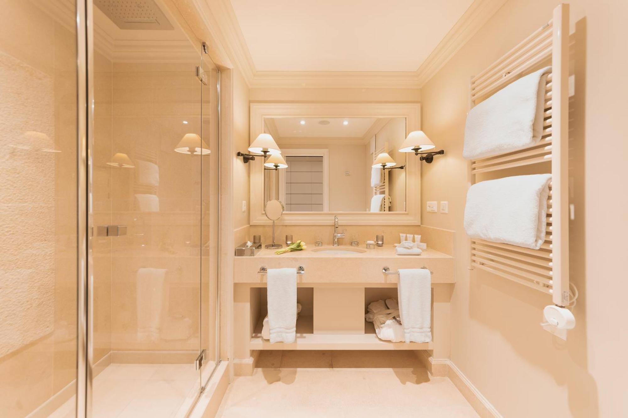 Superior Double or Twin Room with Spa Access,1683822528:JPEG